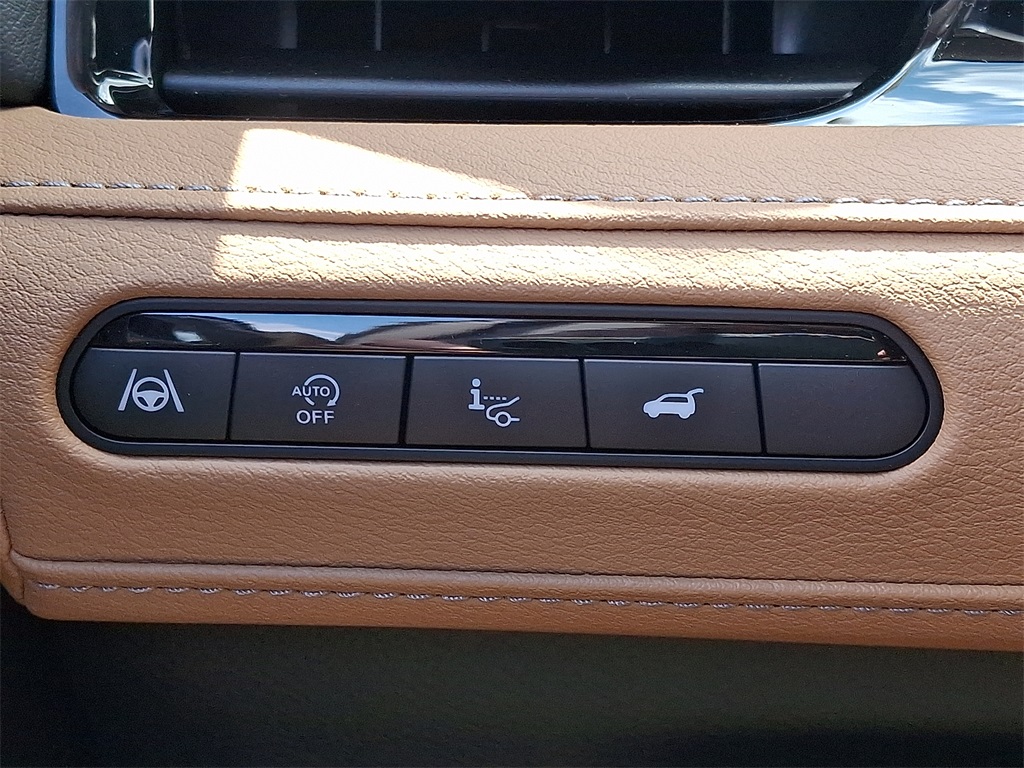 2025 INFINITI QX80 SENSORY - Photo 18