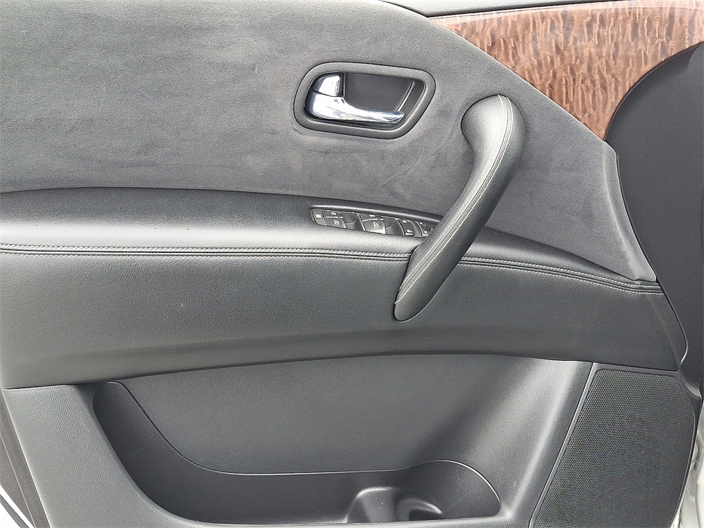 2019 Nissan Armada SV - Photo 13