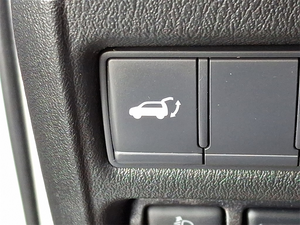 2019 Nissan Armada SV - Photo 24