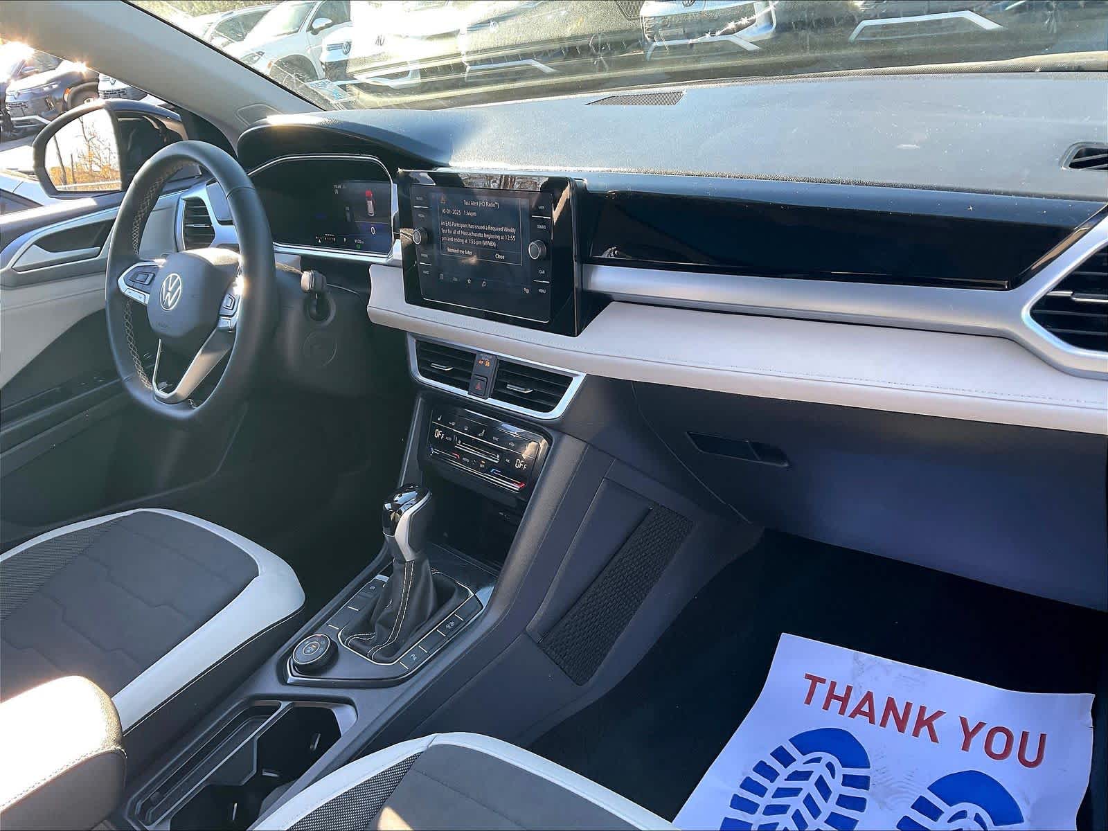 2025 Volkswagen Taos SE - Photo 12