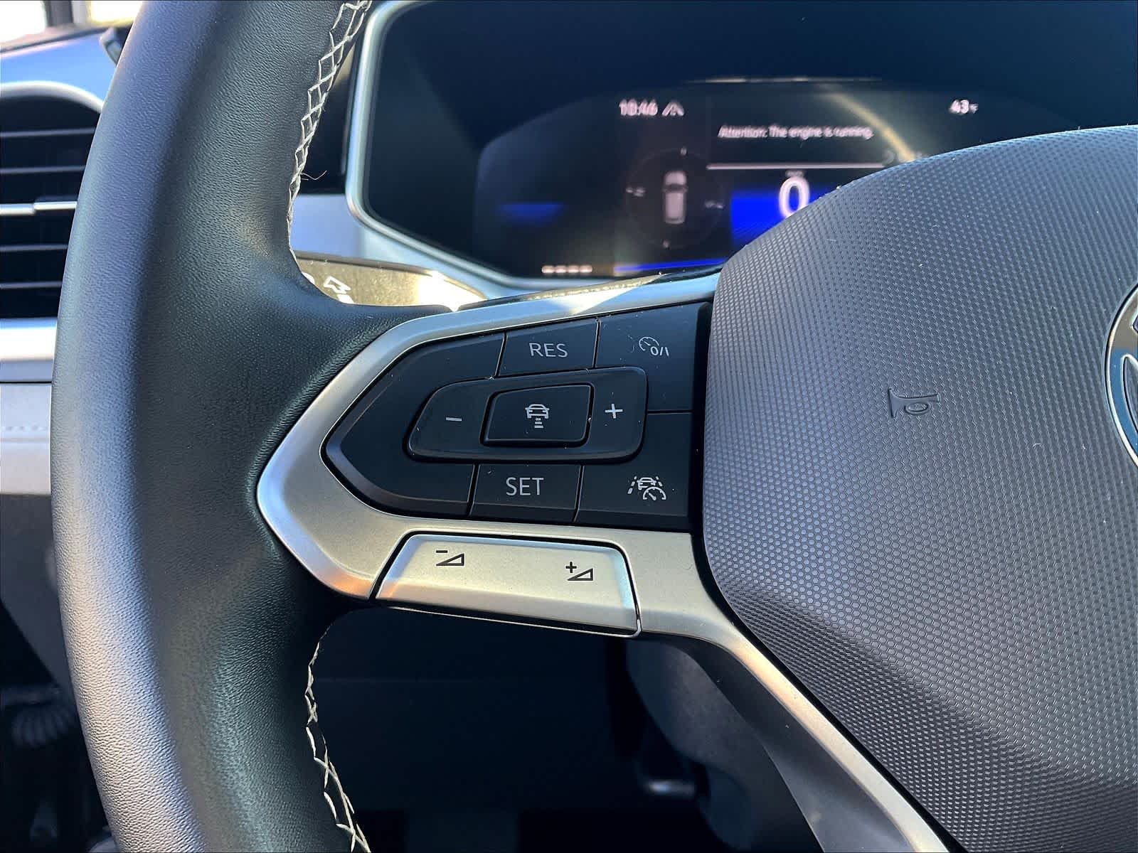 2025 Volkswagen Taos SE - Photo 18