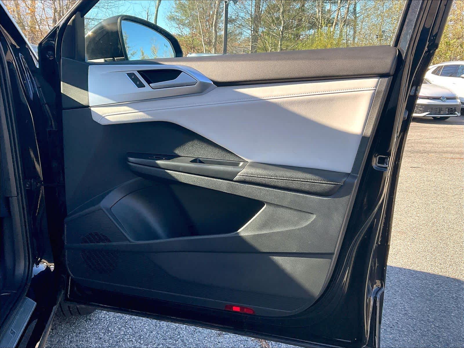 2025 Volkswagen Taos SE - Photo 10