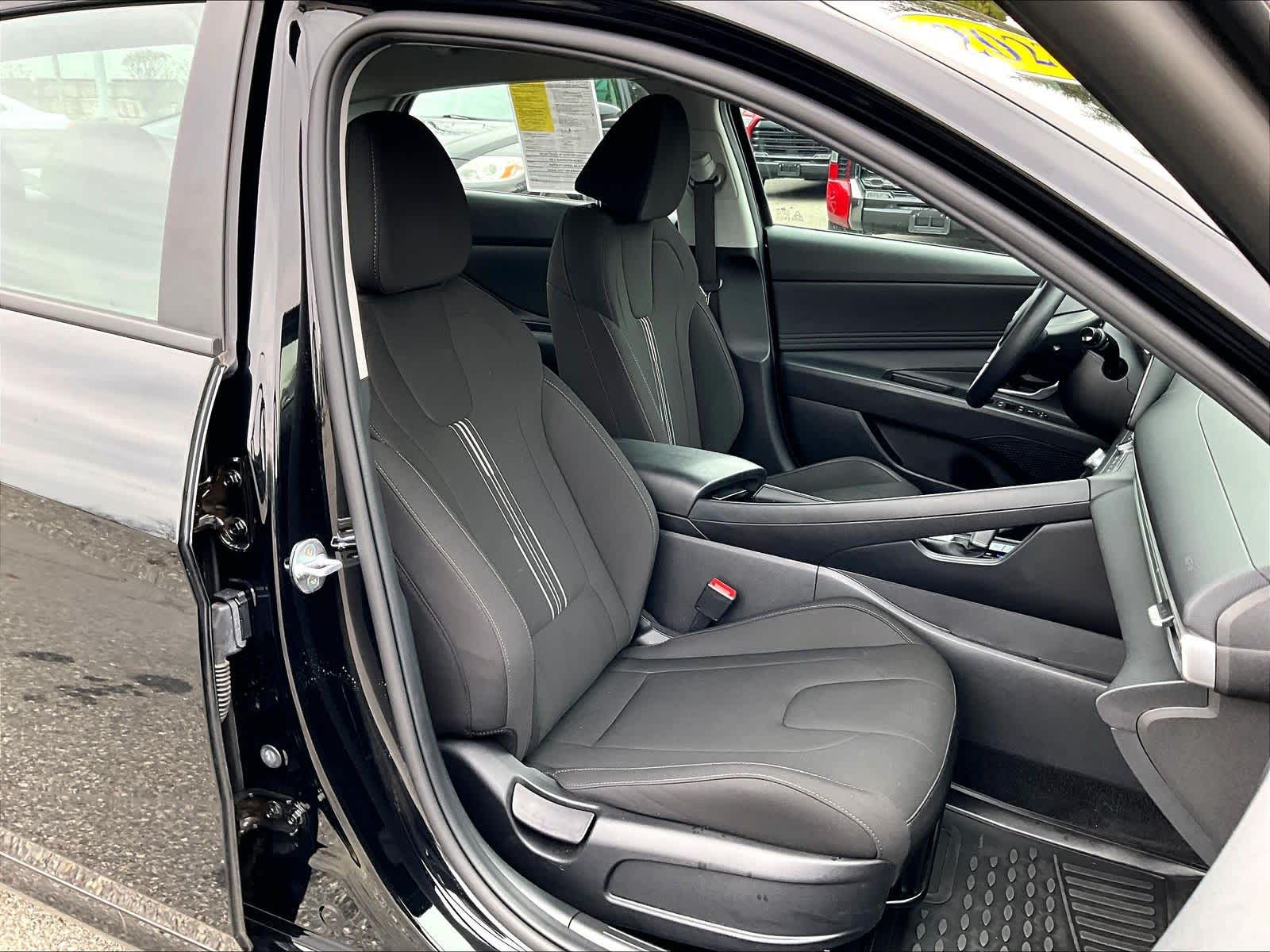 2023 Hyundai Elantra SEL - Photo 11