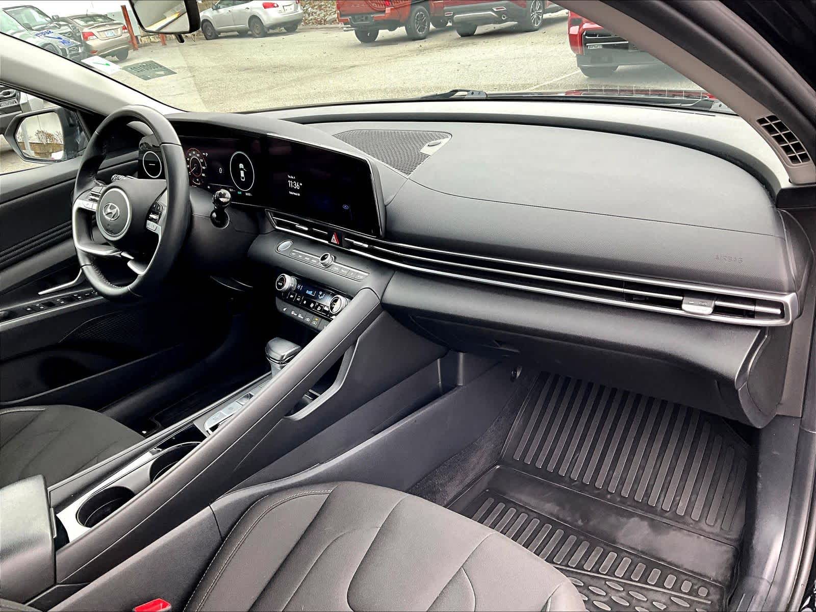 2023 Hyundai Elantra SEL - Photo 14