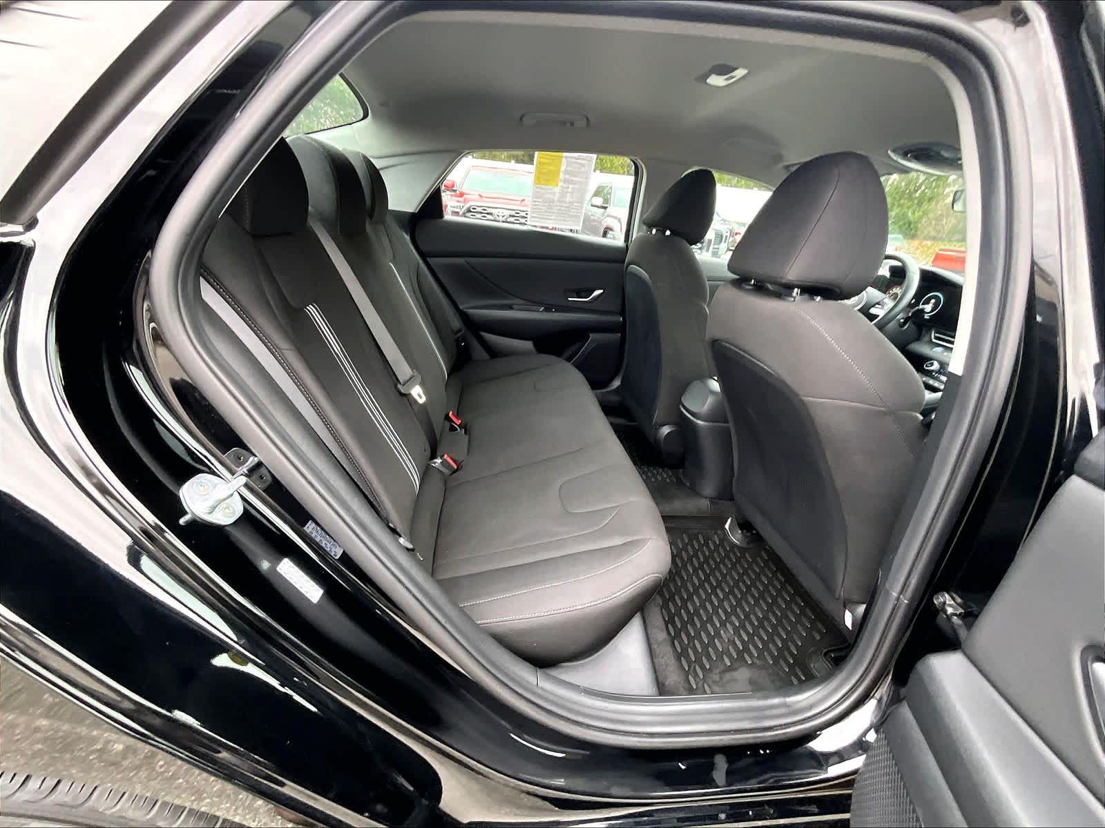 2023 Hyundai Elantra SEL - Photo 16