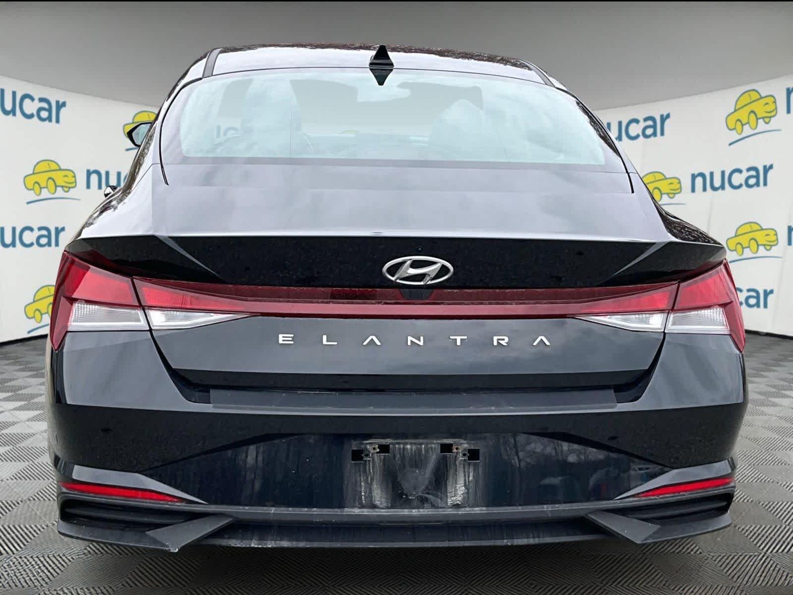 2023 Hyundai Elantra SEL - Photo 3