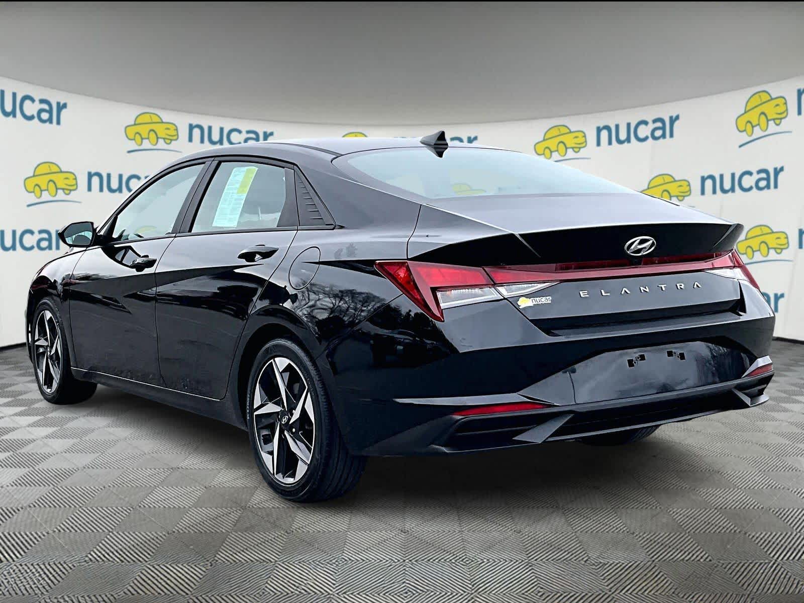 2023 Hyundai Elantra SEL - Photo 4