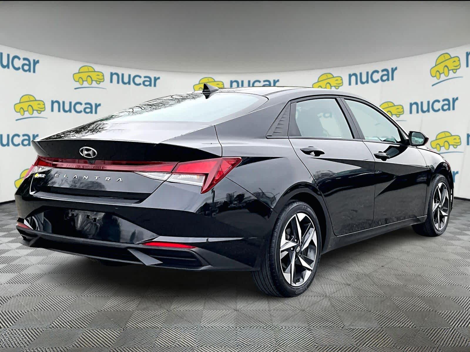 2023 Hyundai Elantra SEL - Photo 6