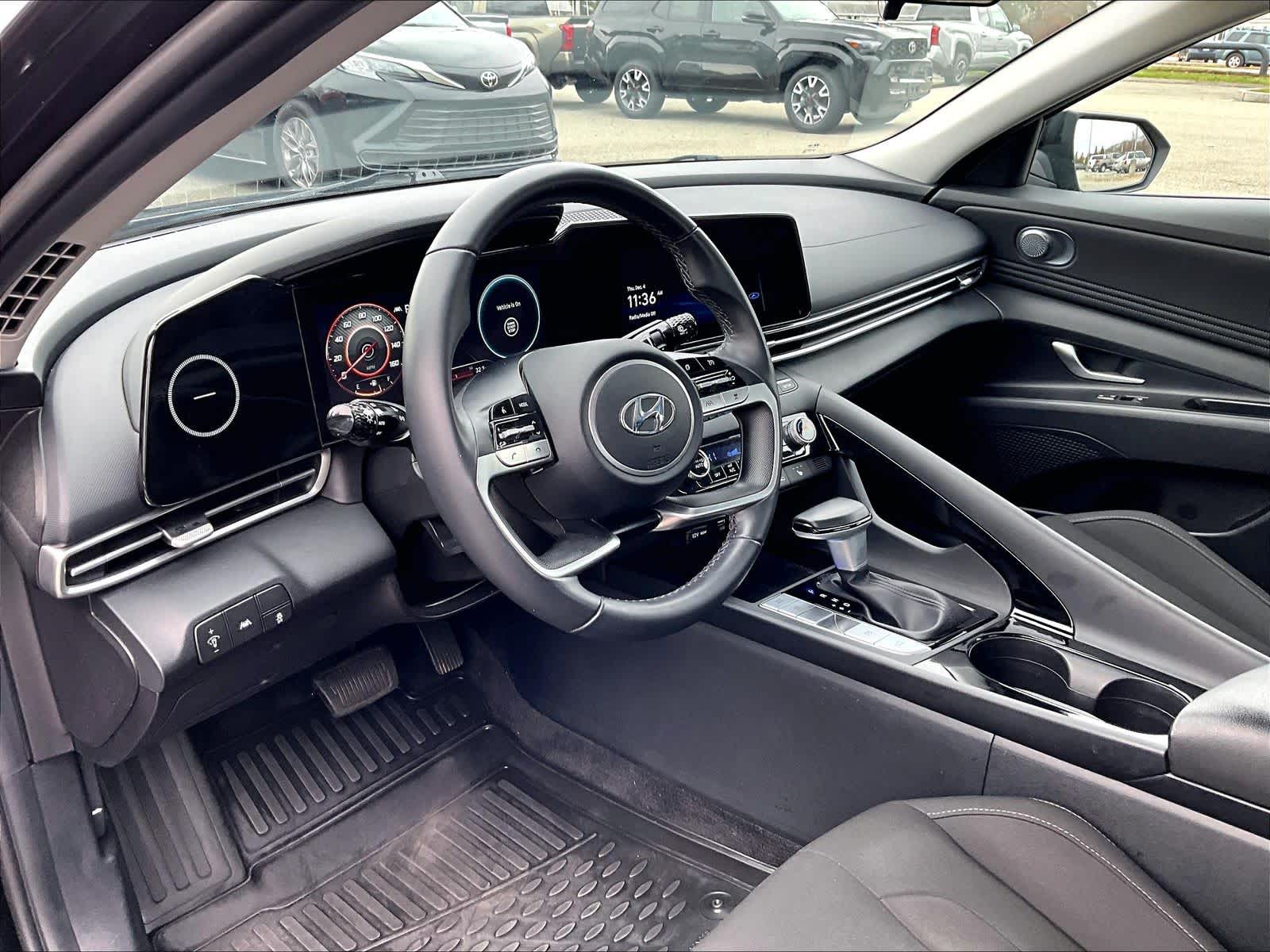 2023 Hyundai Elantra SEL - Photo 8