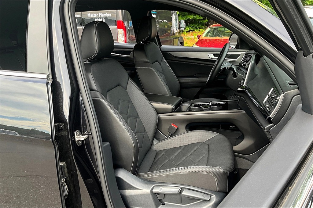 2024 Volkswagen Atlas Cross Sport 2.0T SE w/Technology - Photo 11
