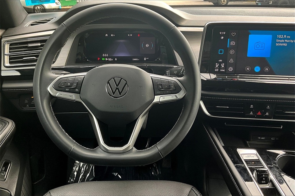 2024 Volkswagen Atlas Cross Sport 2.0T SE w/Technology - Photo 17
