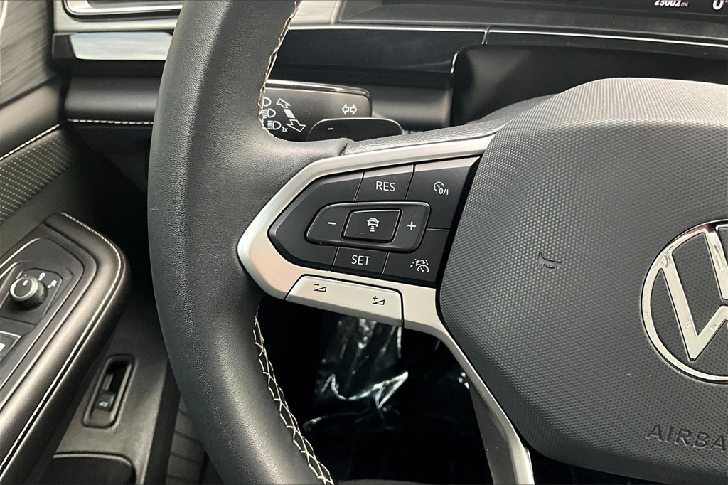2024 Volkswagen Atlas Cross Sport 2.0T SE w/Technology - Photo 23