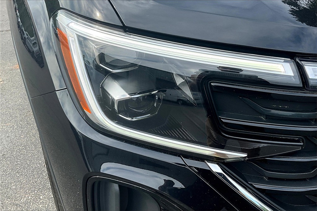 2024 Volkswagen Atlas Cross Sport 2.0T SE w/Technology - Photo 32