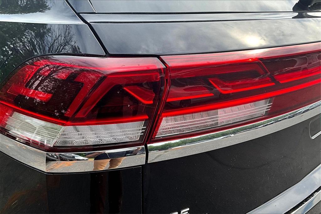 2024 Volkswagen Atlas Cross Sport 2.0T SE w/Technology - Photo 33