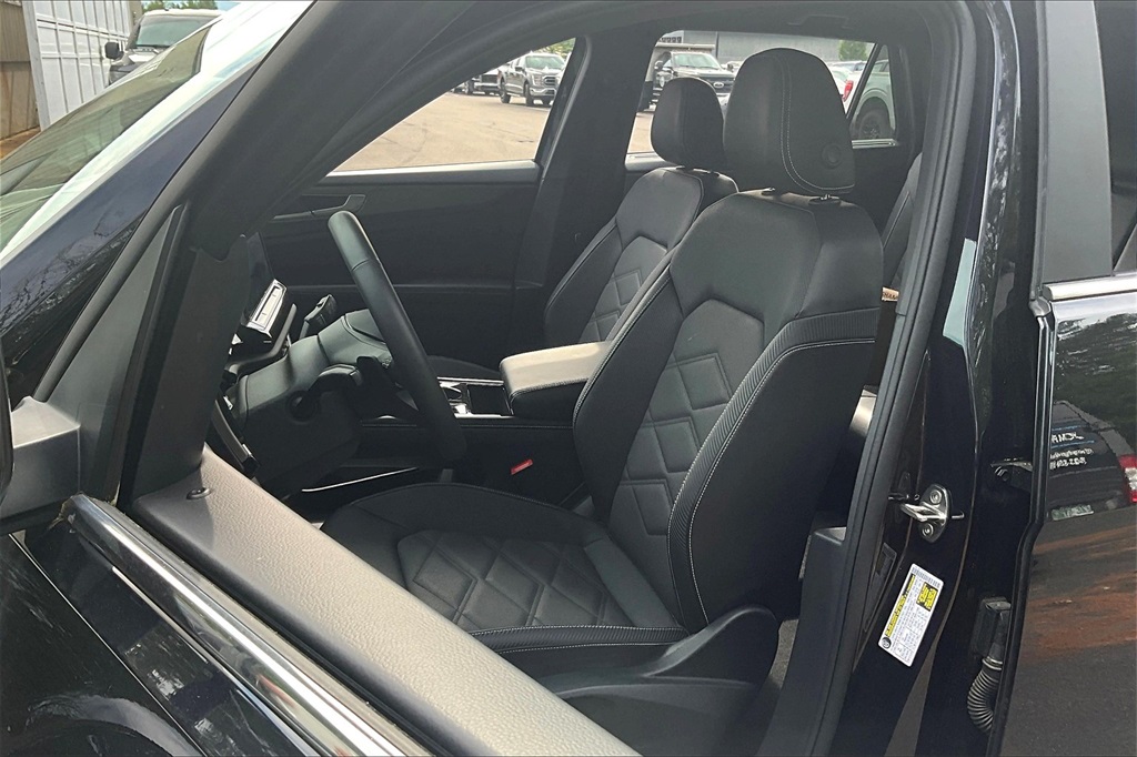 2024 Volkswagen Atlas Cross Sport 2.0T SE w/Technology - Photo 10