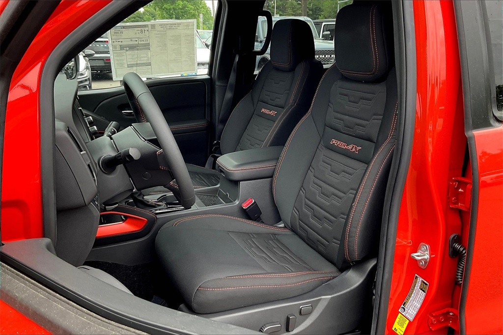 2025 Nissan Frontier PRO-4X - Photo 11