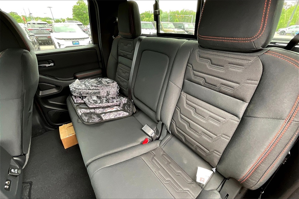 2025 Nissan Frontier PRO-4X - Photo 15