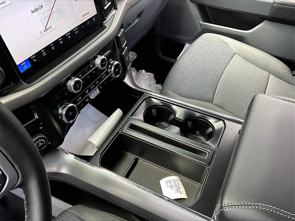 2025 Ford F-150 XLT - Photo 8