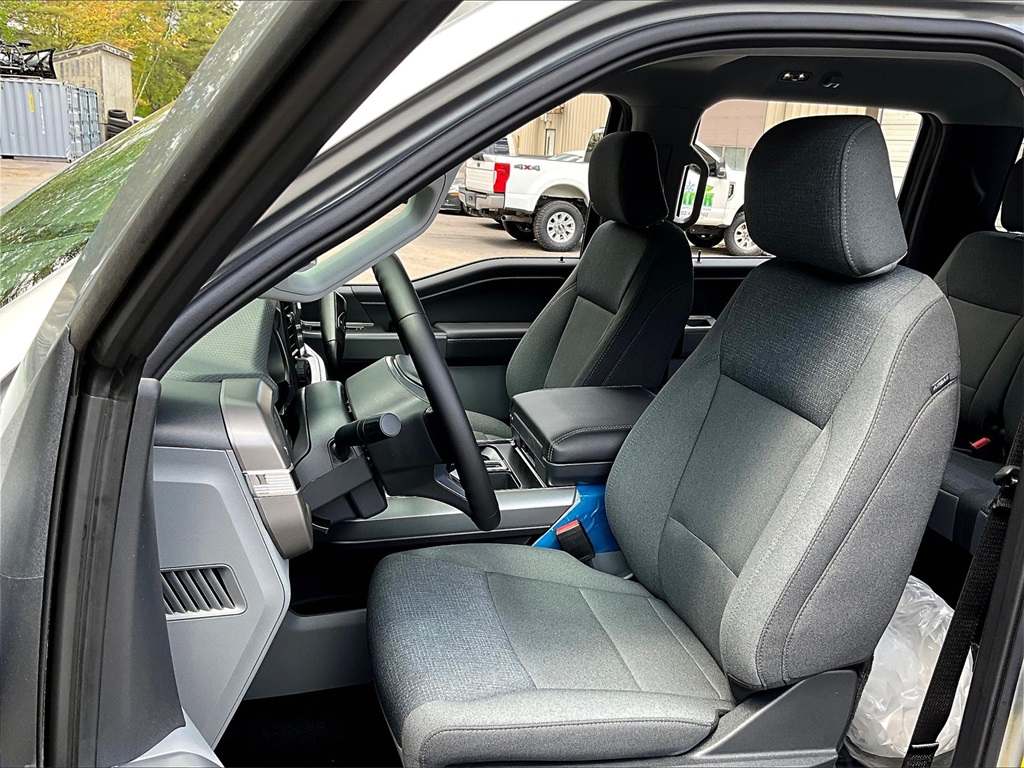 2025 Ford F-150 XLT - Photo 9