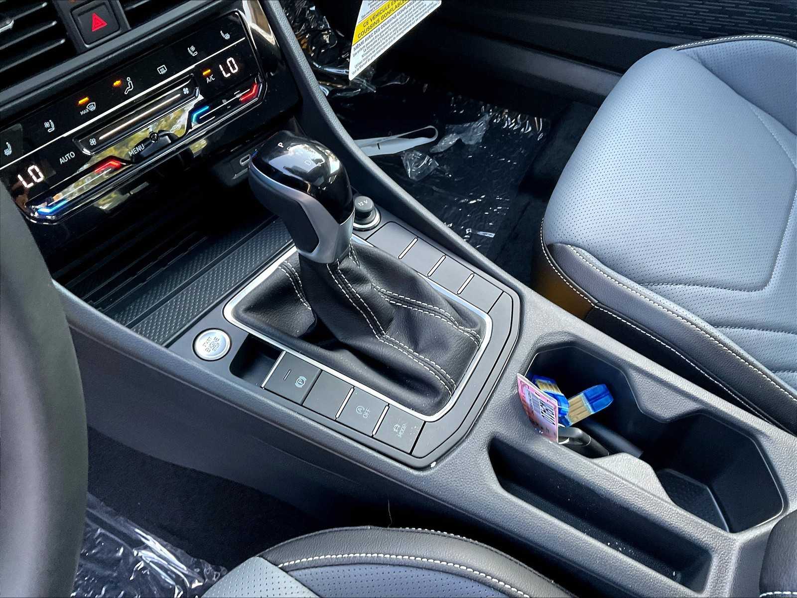 2025 Volkswagen Jetta SEL - Photo 14