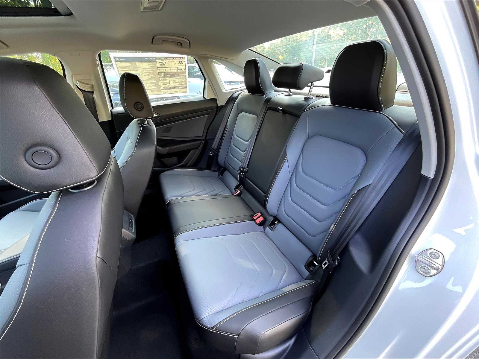 2025 Volkswagen Jetta SEL - Photo 15