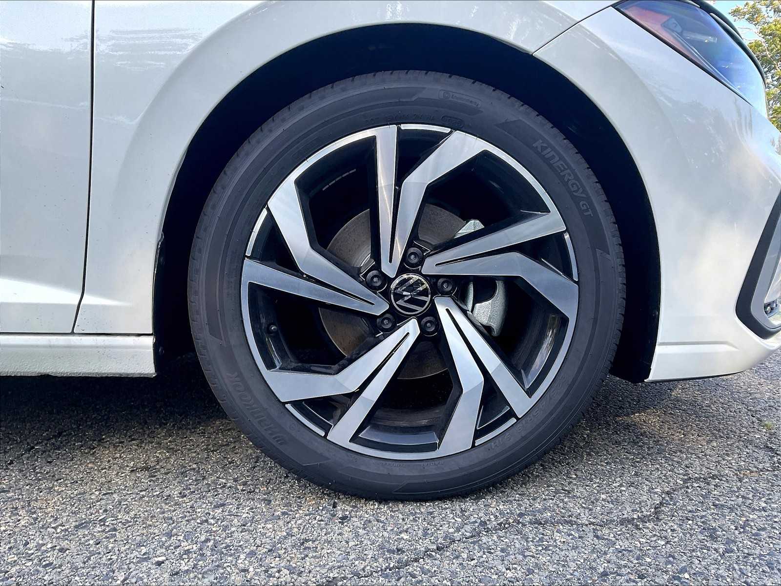 2025 Volkswagen Jetta SEL - Photo 8