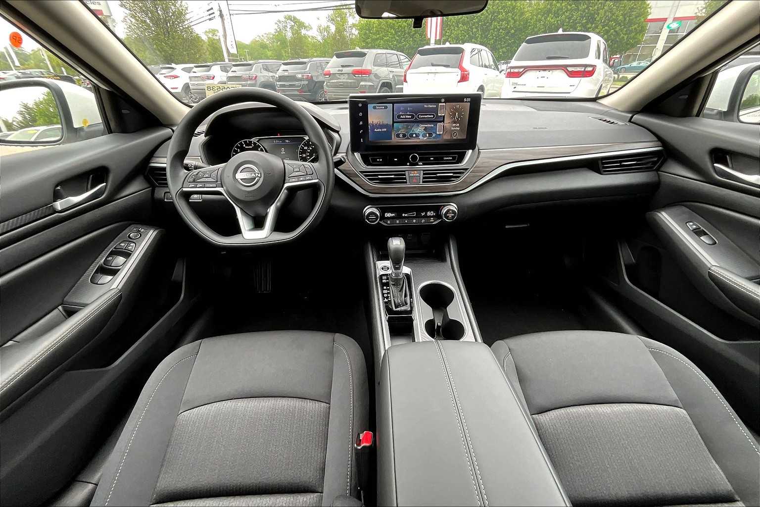 2025 Nissan Altima SV - Photo 12