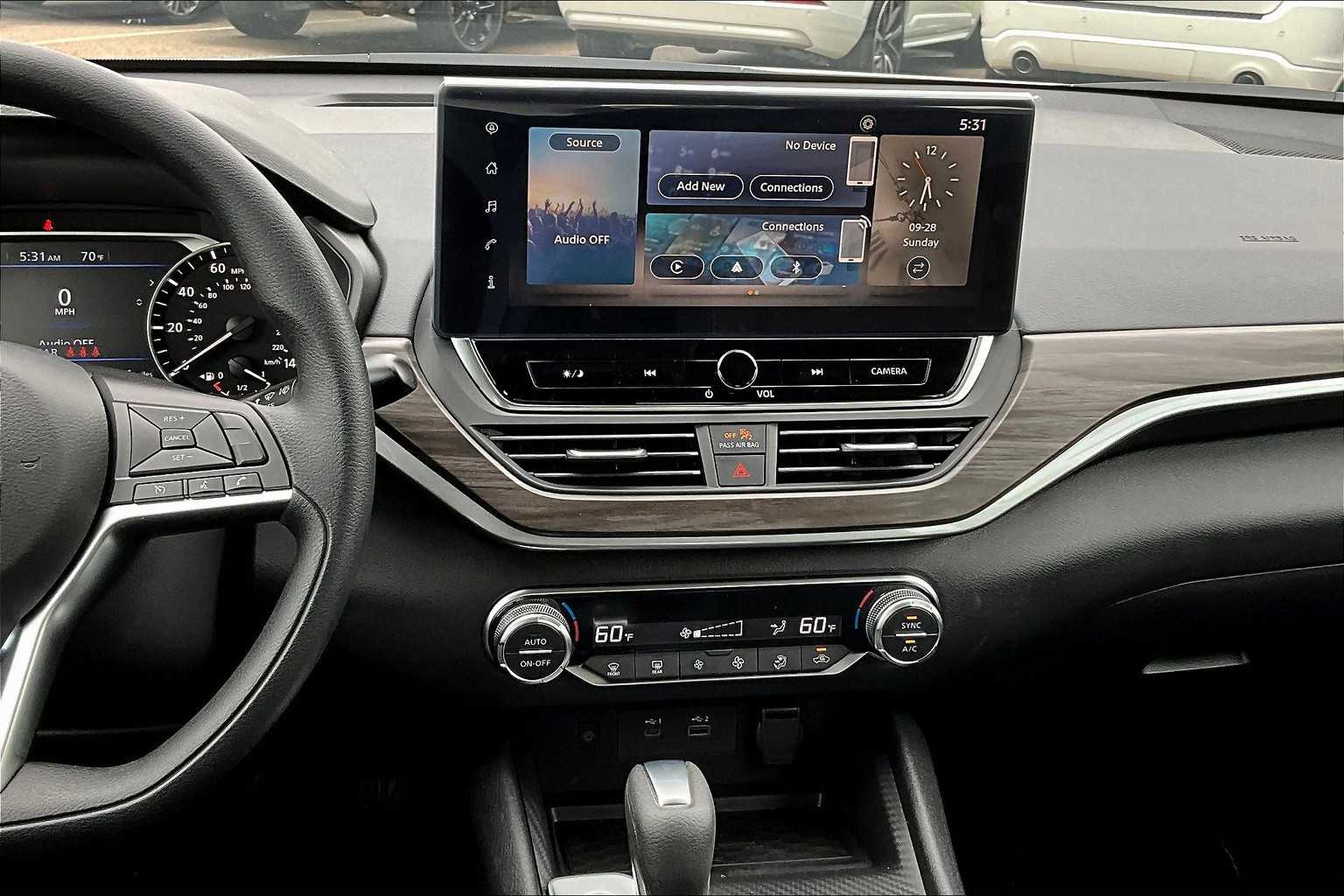 2025 Nissan Altima SV - Photo 13