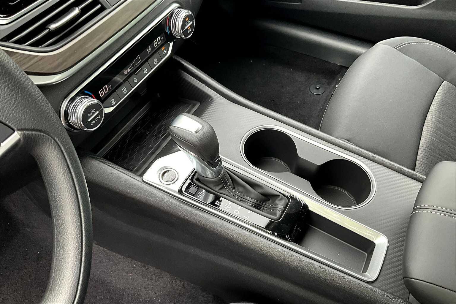 2025 Nissan Altima SV - Photo 14
