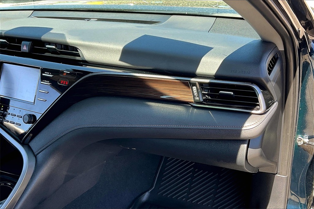 2020 Toyota Camry LE - Photo 12