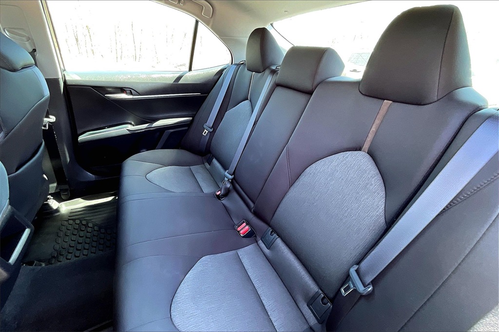 2020 Toyota Camry LE - Photo 14
