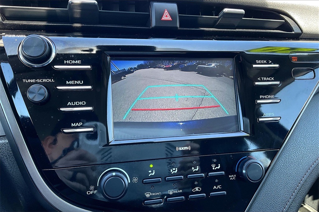 2020 Toyota Camry LE - Photo 18