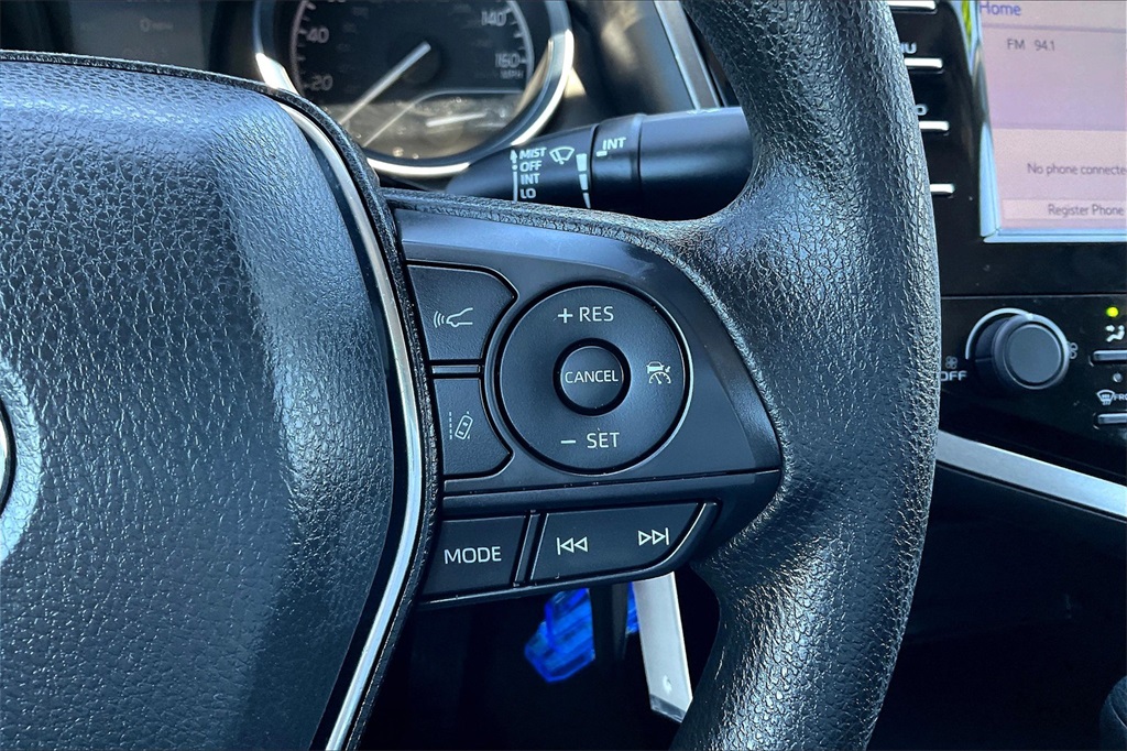 2020 Toyota Camry LE - Photo 22