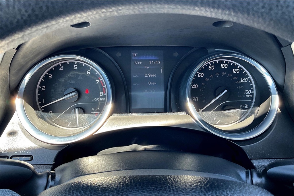 2020 Toyota Camry LE - Photo 23