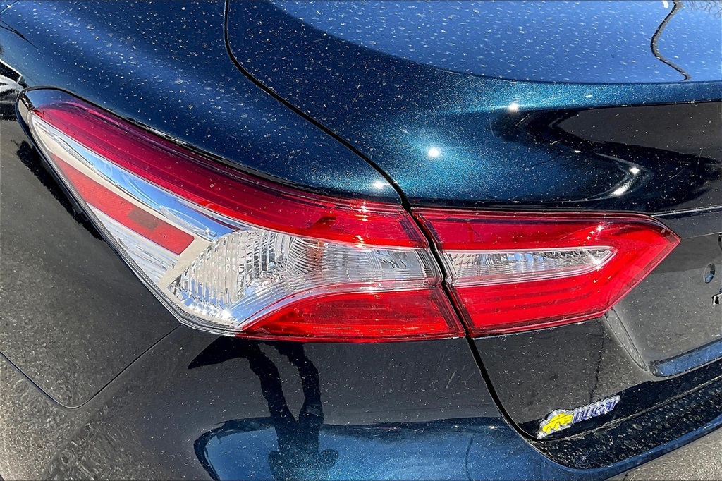 2020 Toyota Camry LE - Photo 29