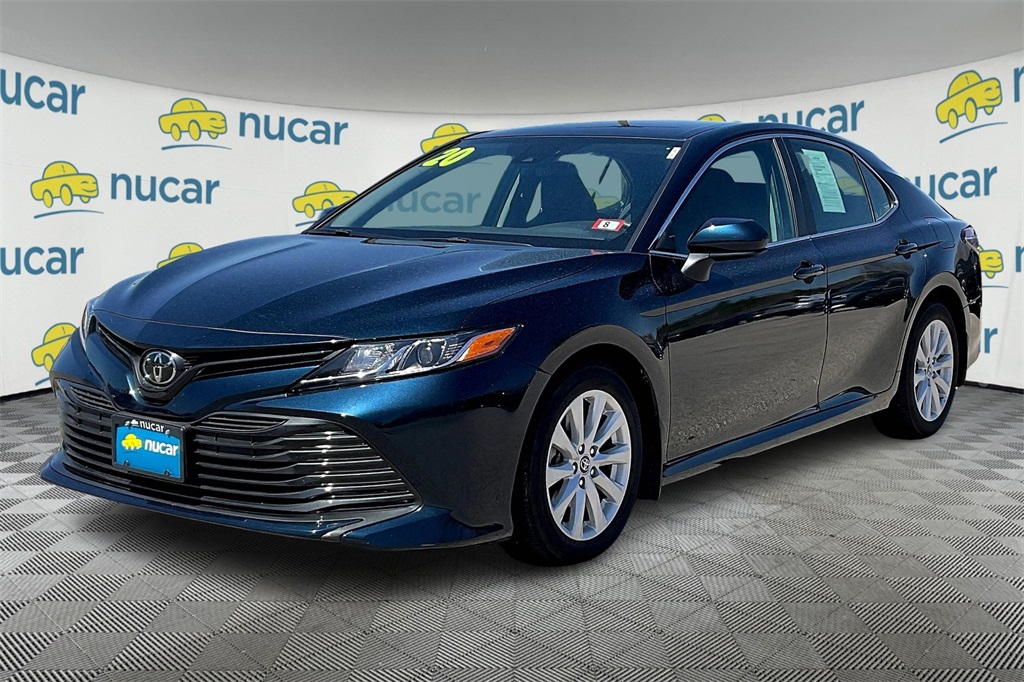 2020 Toyota Camry LE - Photo 3
