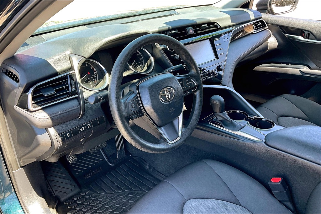 2020 Toyota Camry LE - Photo 8