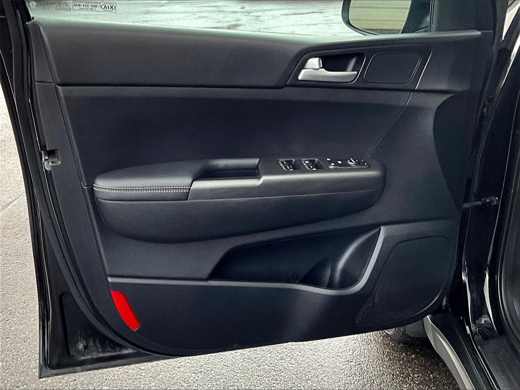 2020 Kia Sportage LX - Photo 9