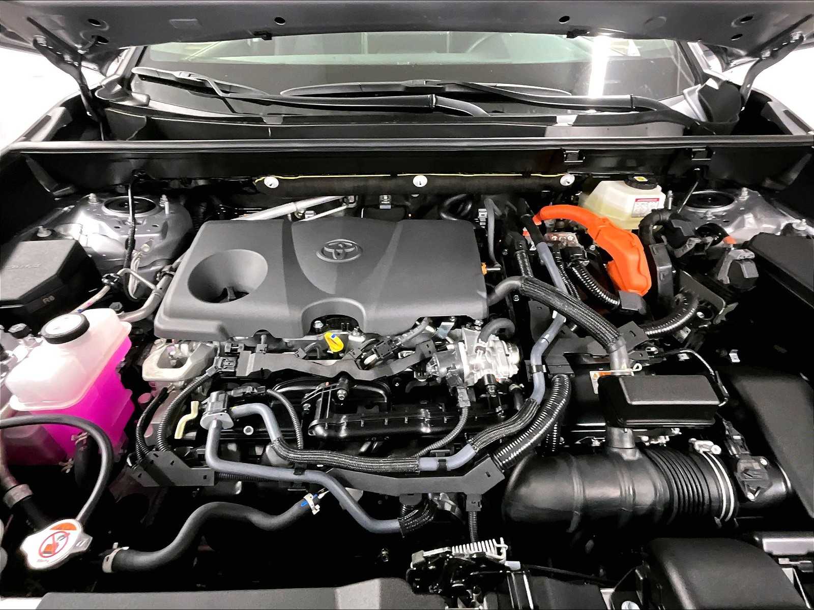 2025 Toyota RAV4 Hybrid LE - Photo 16