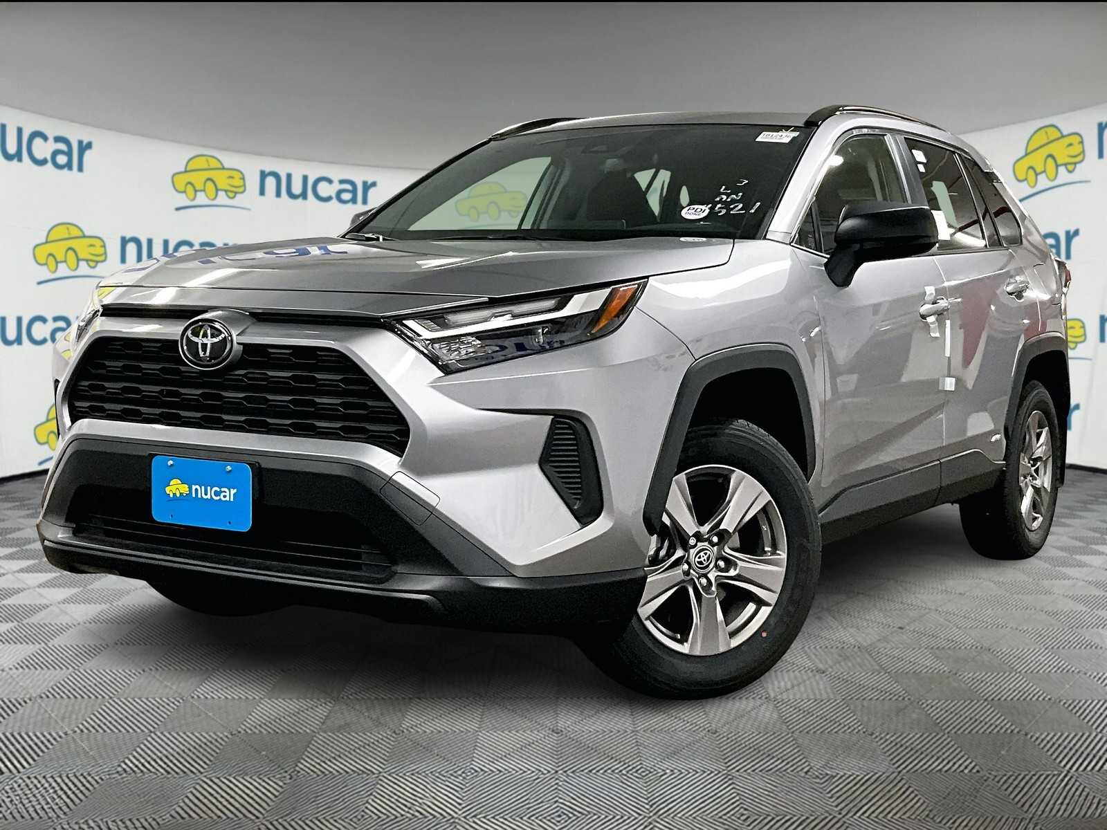 2025 Toyota RAV4 Hybrid LE - Photo 4