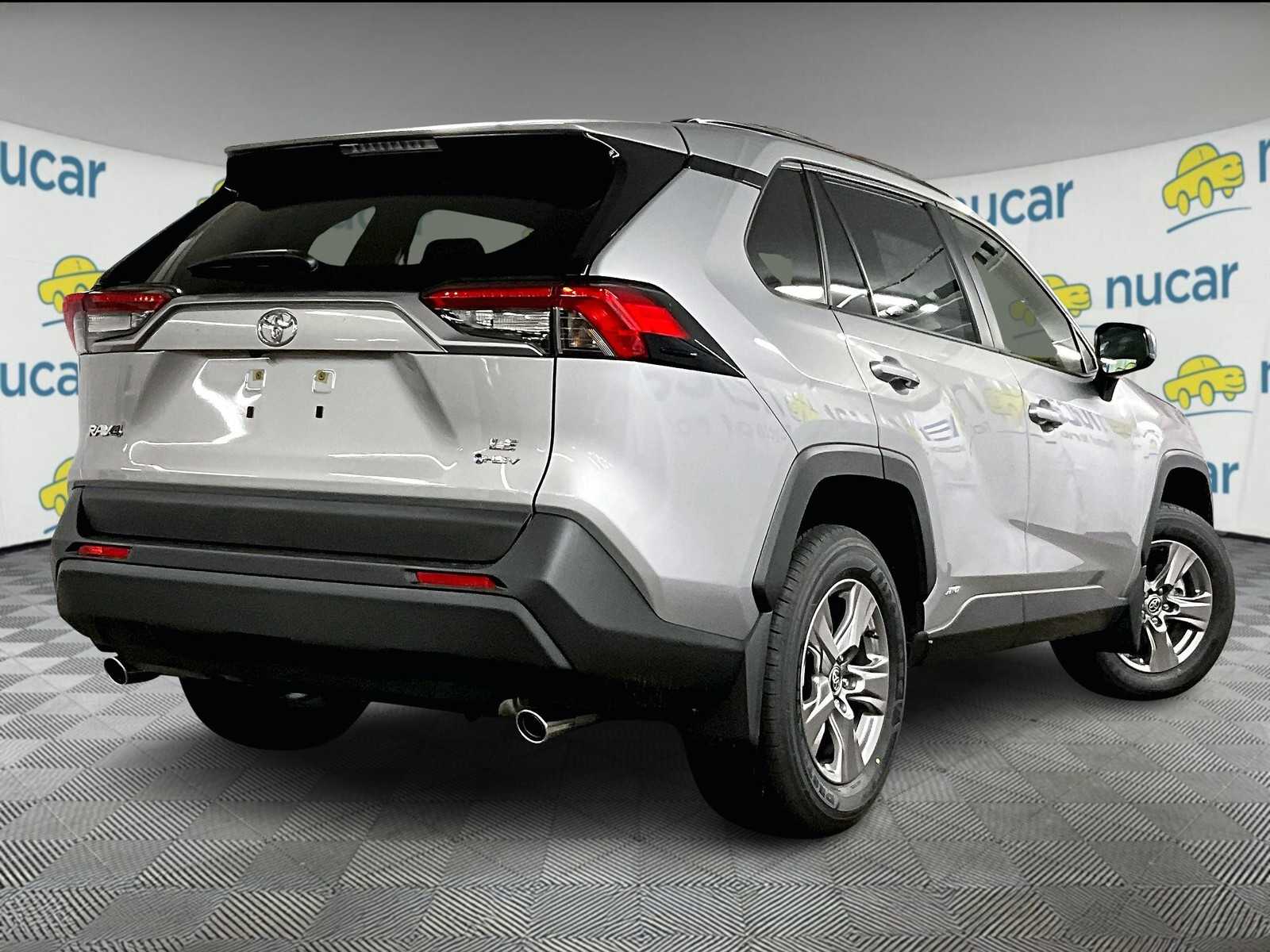 2025 Toyota RAV4 Hybrid LE - Photo 7