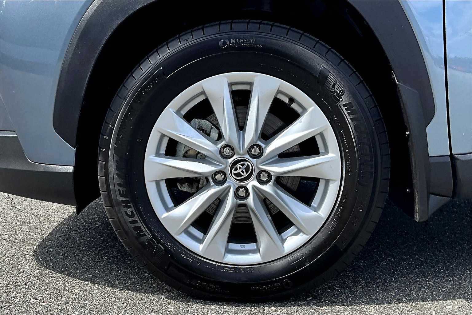 2023 Toyota Corolla Cross LE - Photo 7