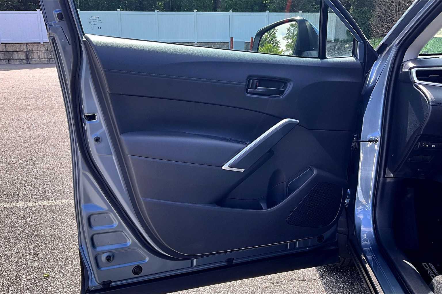 2023 Toyota Corolla Cross LE - Photo 9