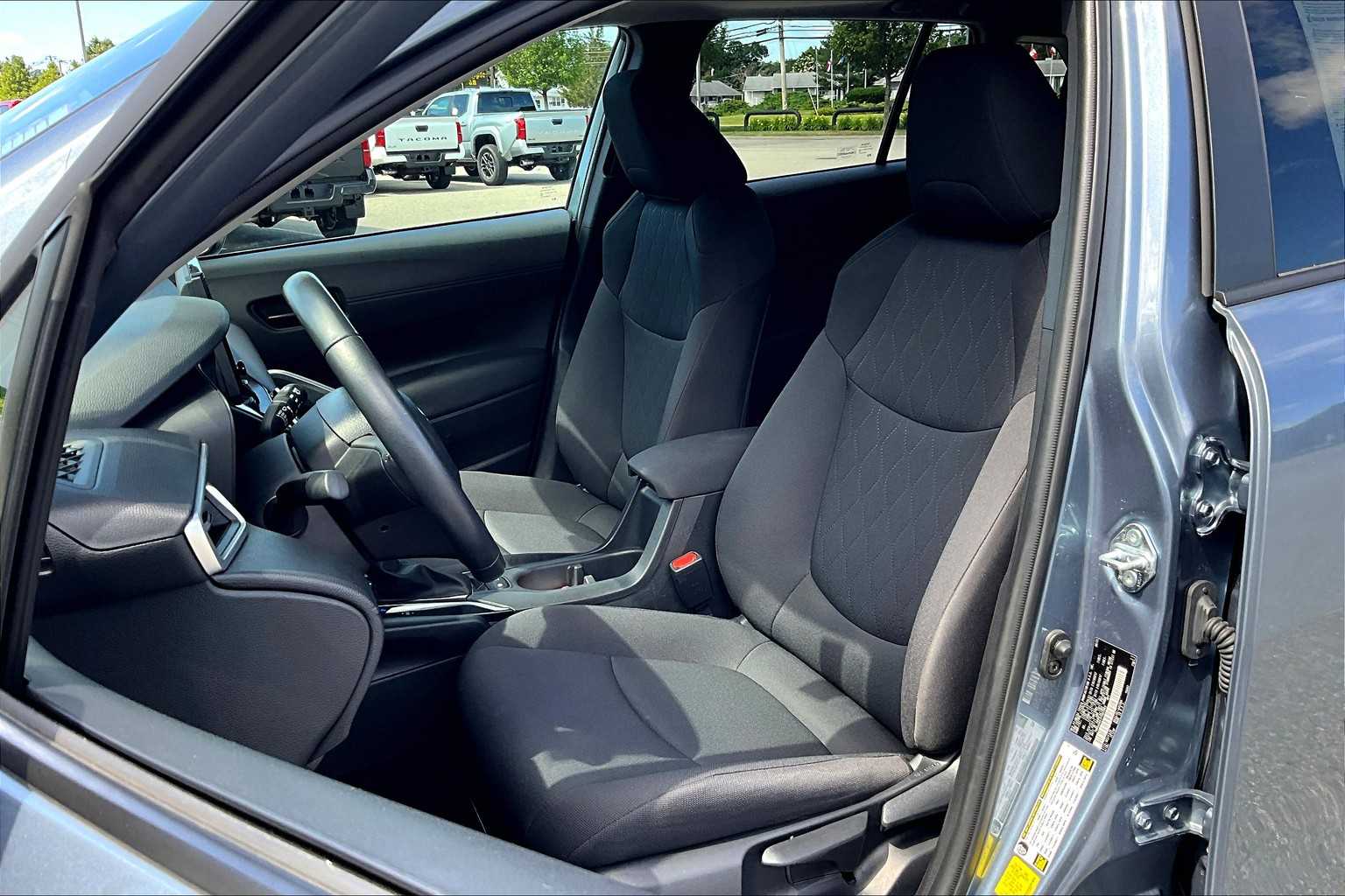 2023 Toyota Corolla Cross LE - Photo 10