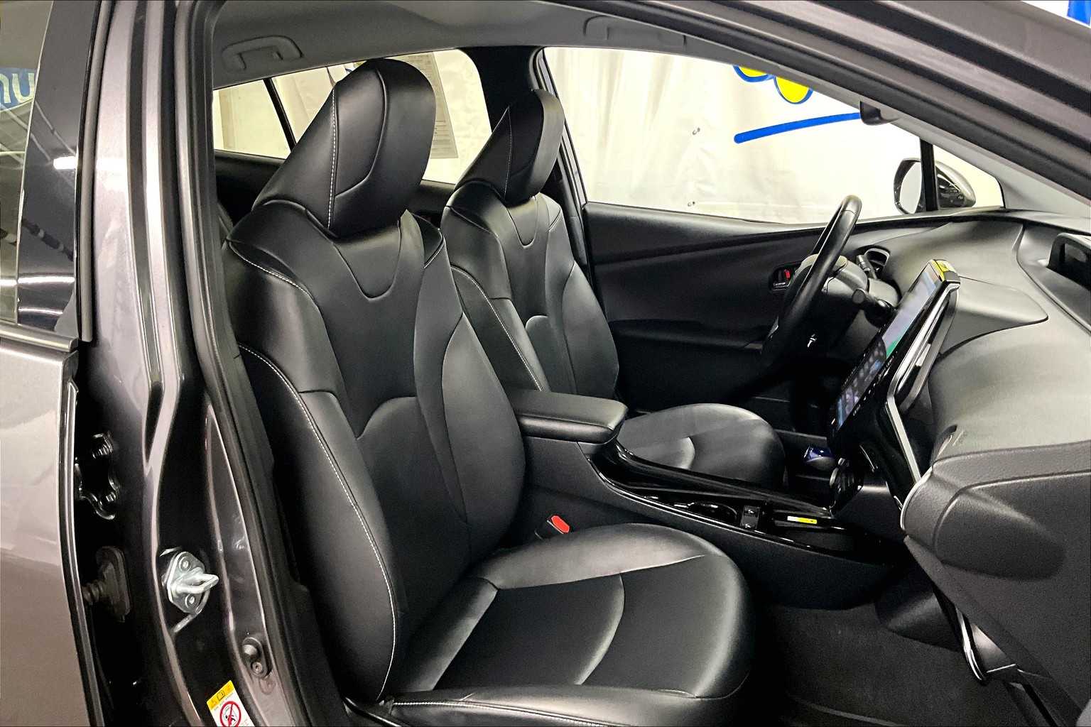 2020 Toyota Prius Prime Limited - Photo 11