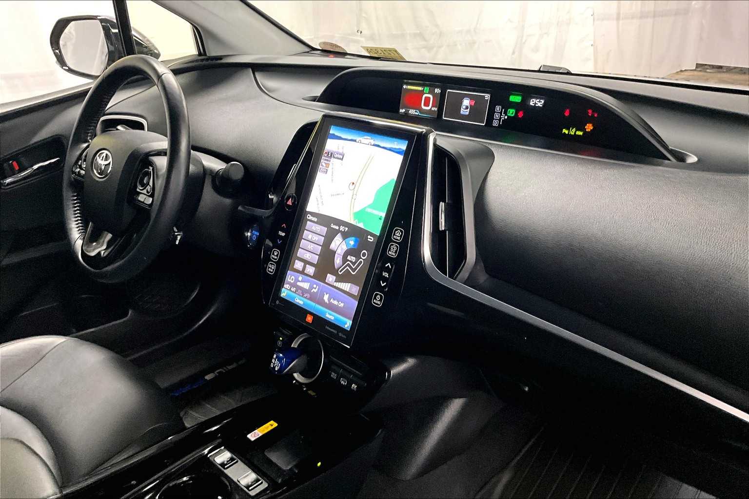 2020 Toyota Prius Prime Limited - Photo 14