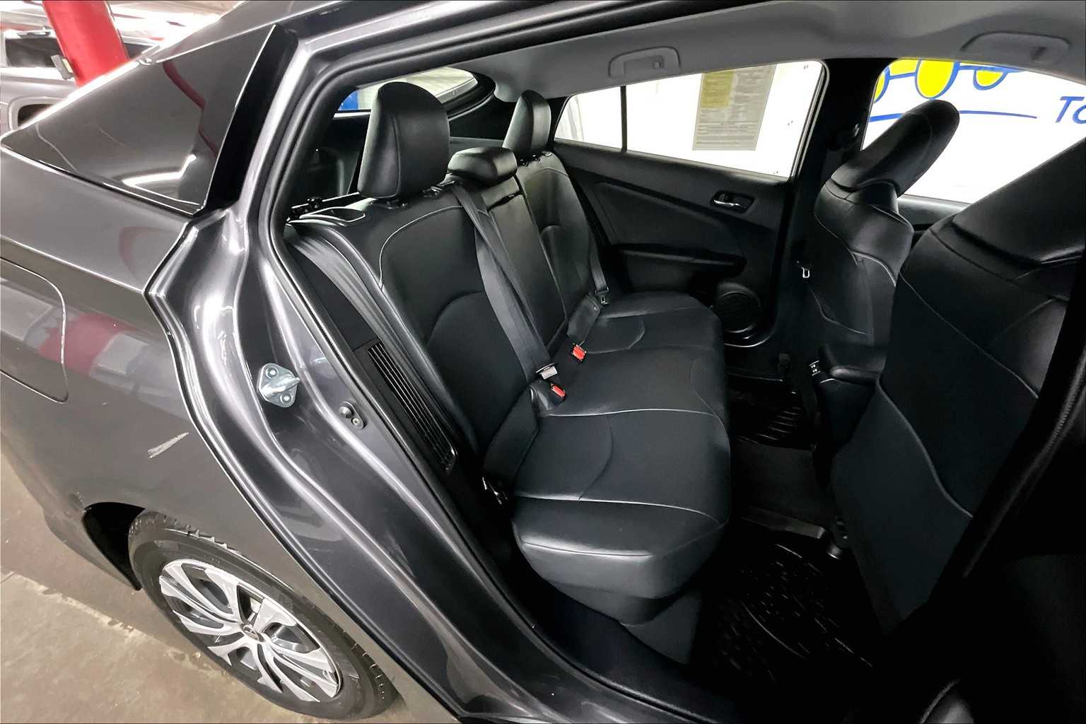 2020 Toyota Prius Prime Limited - Photo 16