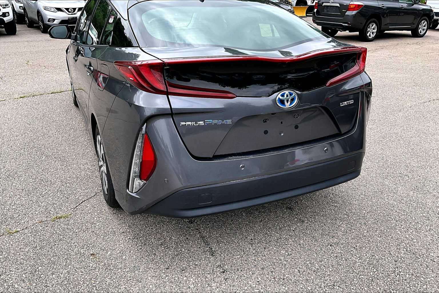 2020 Toyota Prius Prime Limited - Photo 7