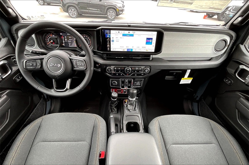2025 Jeep Gladiator Willys - Photo 12