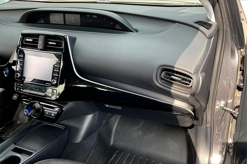 2021 Toyota Prius LE AWD-e - Photo 12